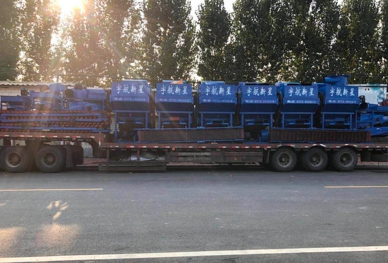 花生剝殼機正在發貨 花生剝殼機正在發貨